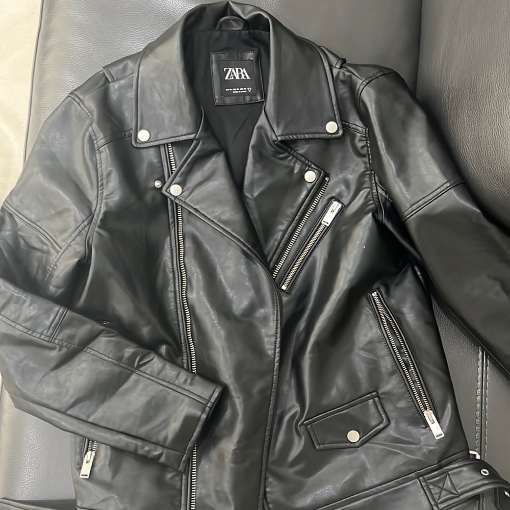 COPY - ZARA BLACK LEATHER JACKET SIZE MEDIUM
